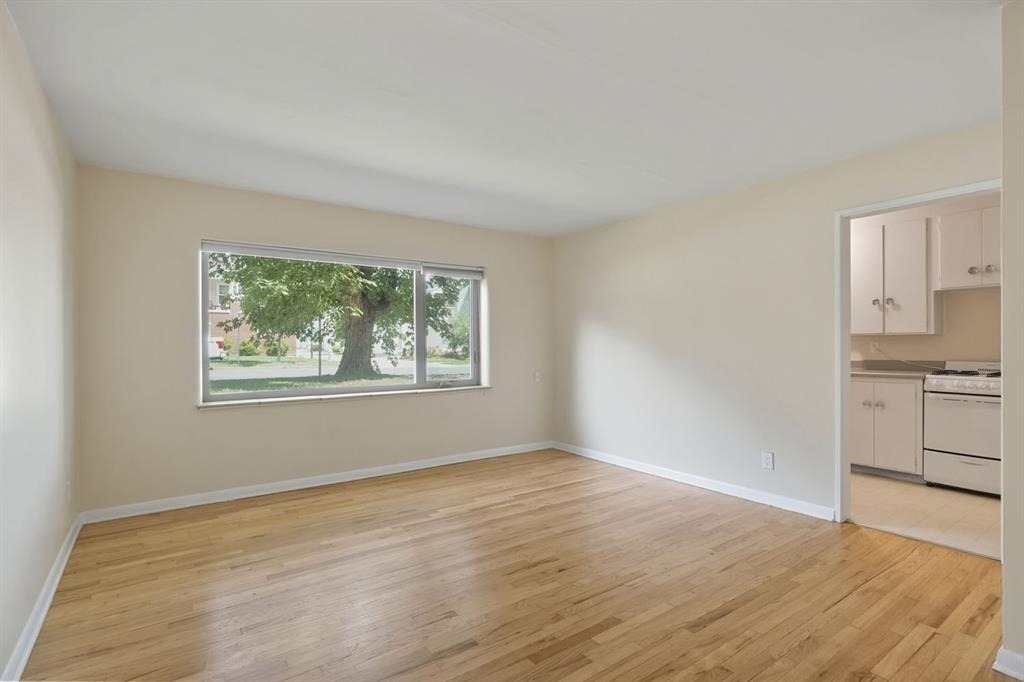 1240 Cedar Ave - Photo 9