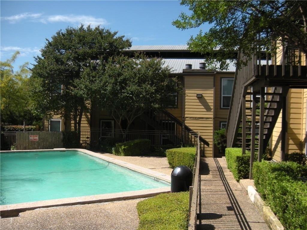 1000 W 26th St - Photo 1