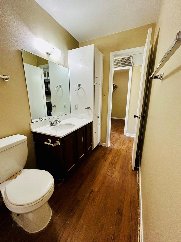 1000 W 26th St - Photo 19