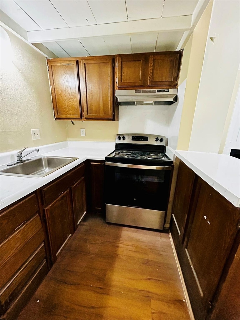 1000 W 26th St - Photo 11
