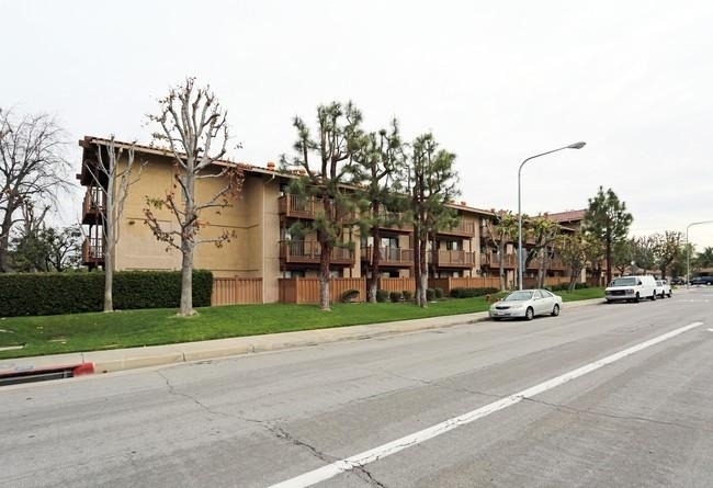 11441 Acacia Pkwy - Photo 1