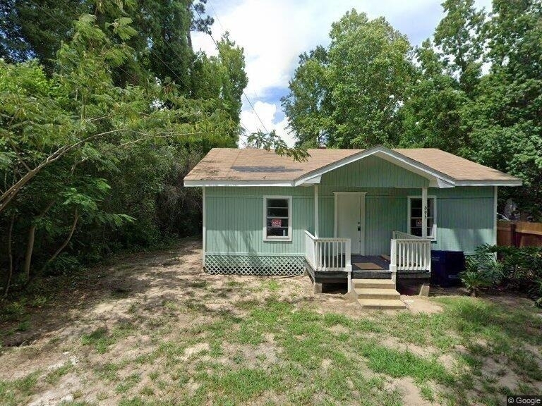 695 Grimes Avenue - Photo 0