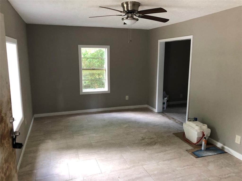 695 Grimes Avenue - Photo 23