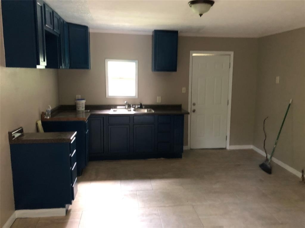 695 Grimes Avenue - Photo 24