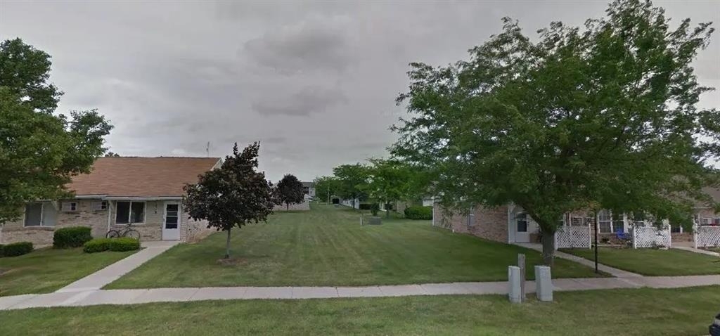 985 Meadow Ln - Photo 3