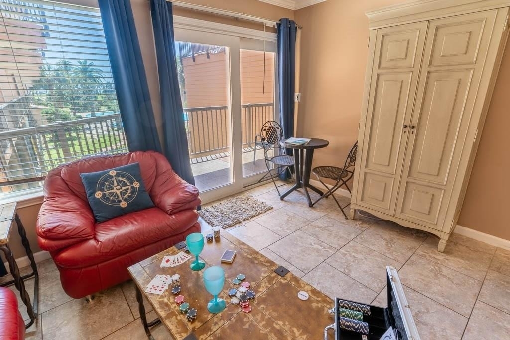 9520 Seawall Boulevard - Photo 7