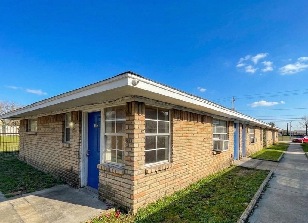 5602 Hirsch Road - Photo 0
