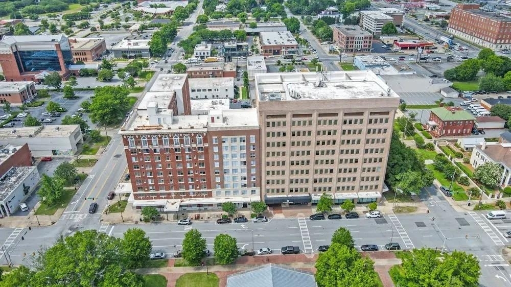 211 12th St - Photo 3
