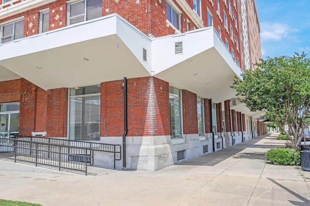 211 12th St - Photo 2