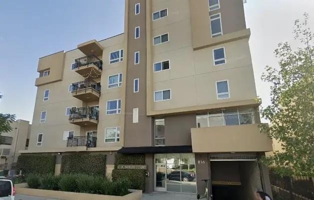 816 S Carondelet St - Photo 3