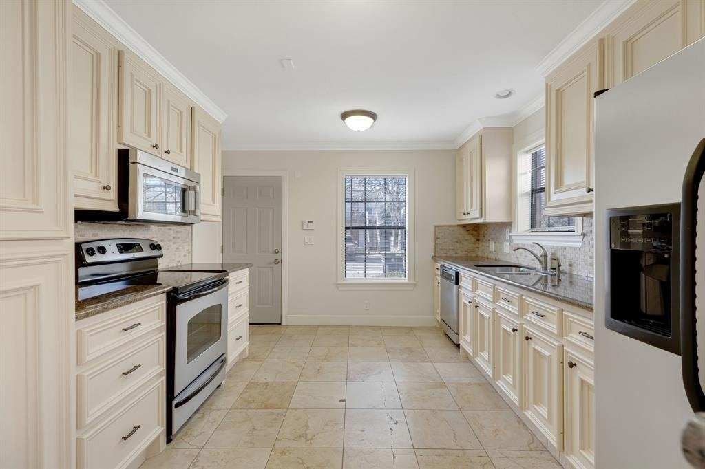 2306 Blodgett Street - Photo 4