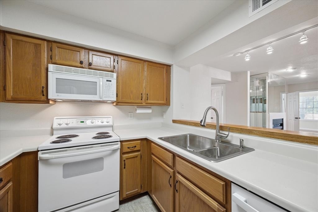 16800 Sugar Pine Drive - Photo 9
