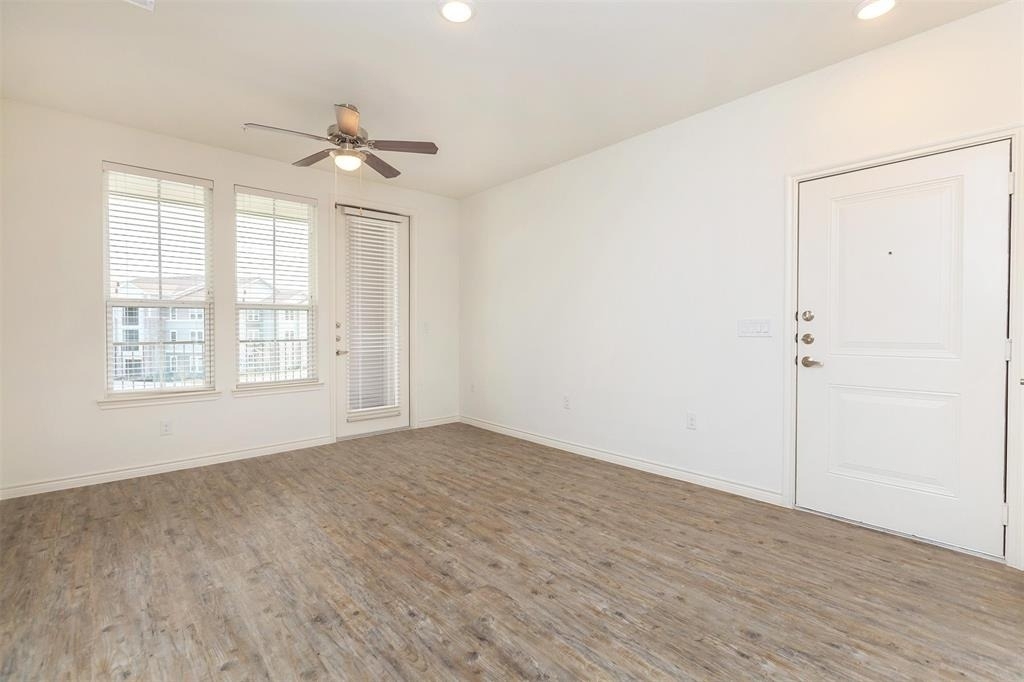 5712 Azle Avenue - Photo 8