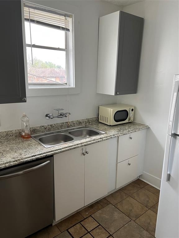 5105 Crawford Street - Photo 2