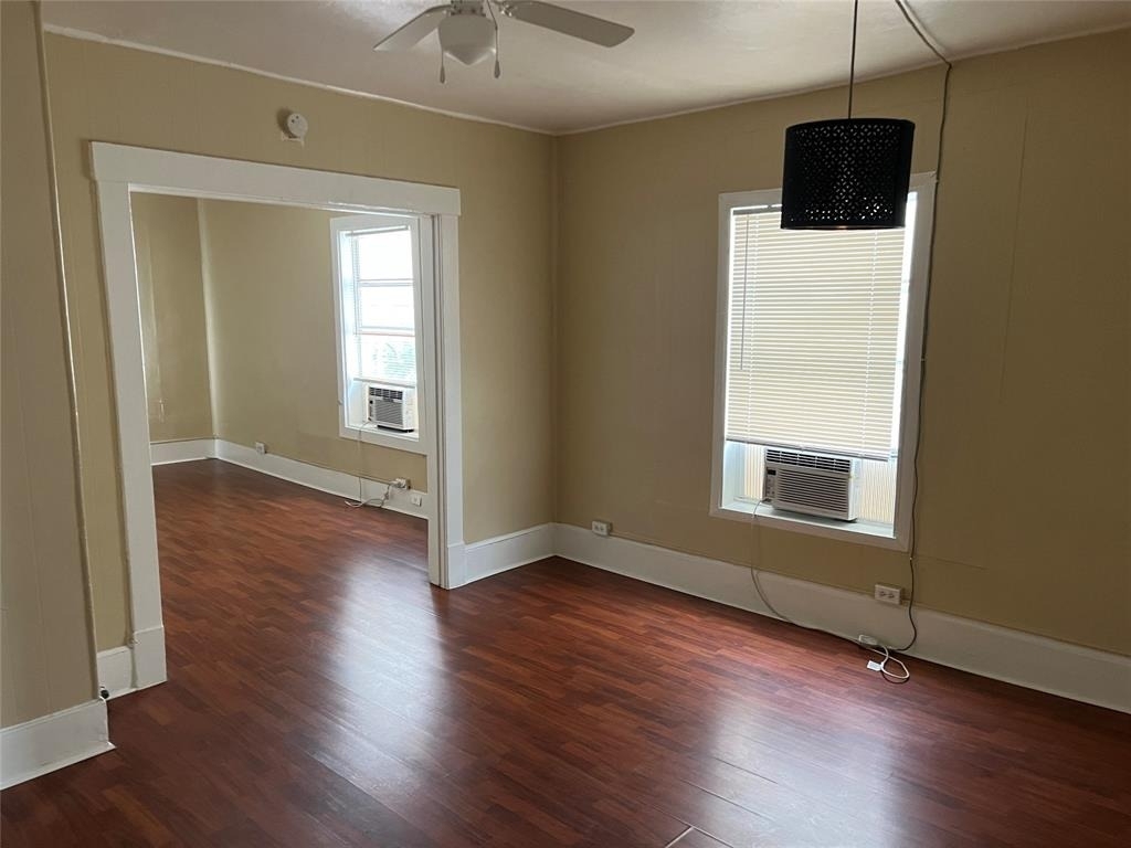5105 Crawford Street - Photo 0