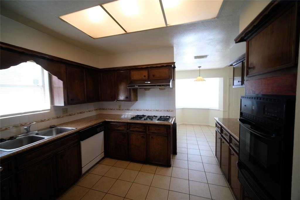 12526 Lima Drive - Photo 6