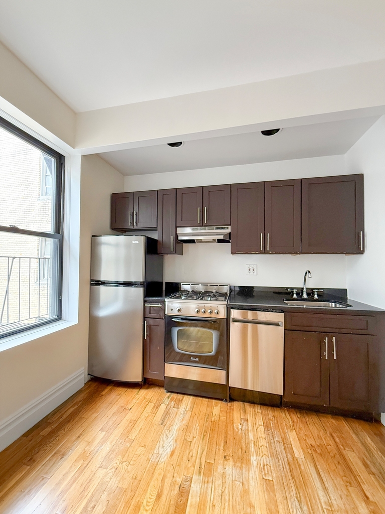 West 11th Street - Photo 1