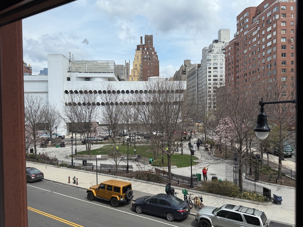 West 11th Street - Photo 5