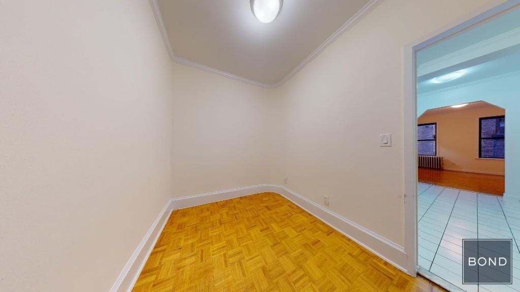 East 38th Street - Photo 8