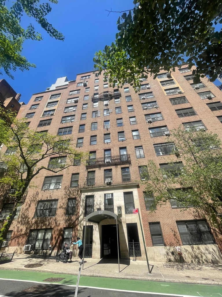 Located between Lexington and 3rd Avenues - Photo 10