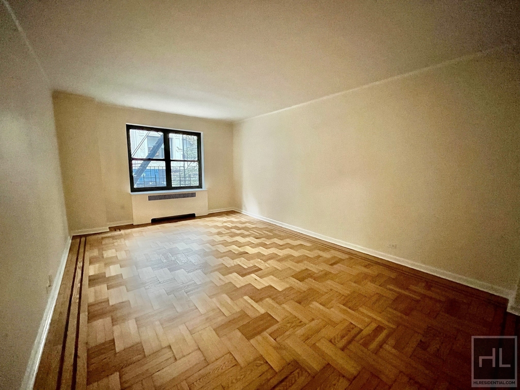East 24 Street - Photo 0