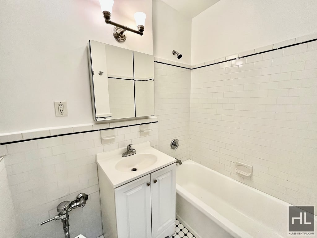 East 24 Street - Photo 1
