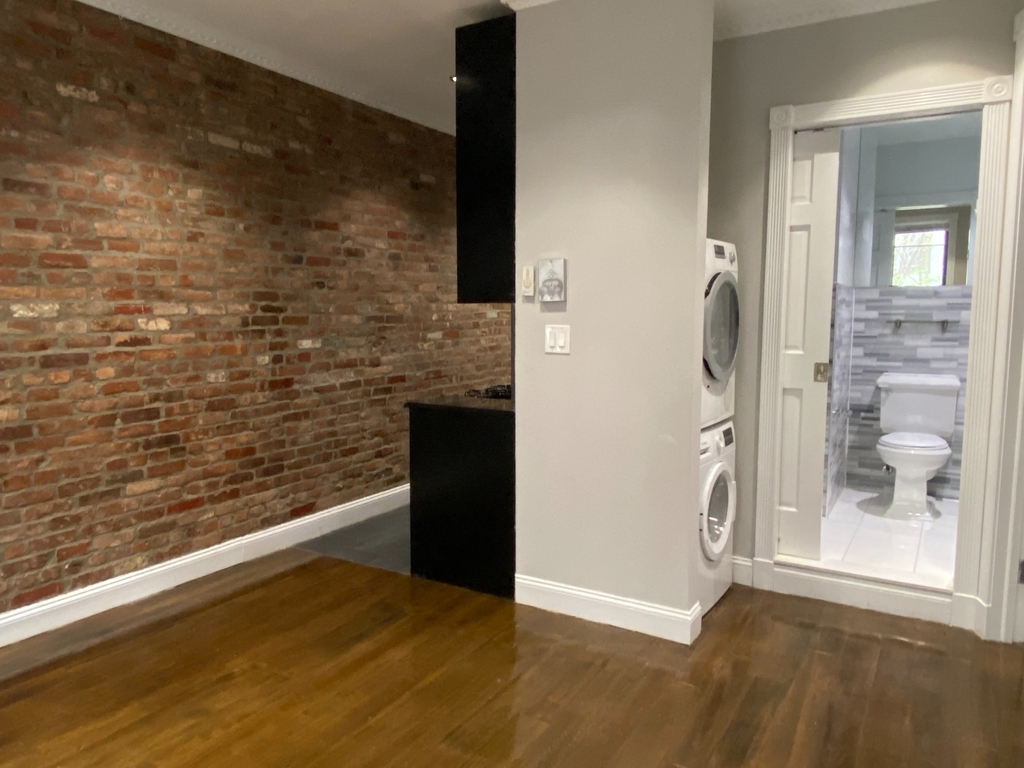  East 18th Street - Photo 3