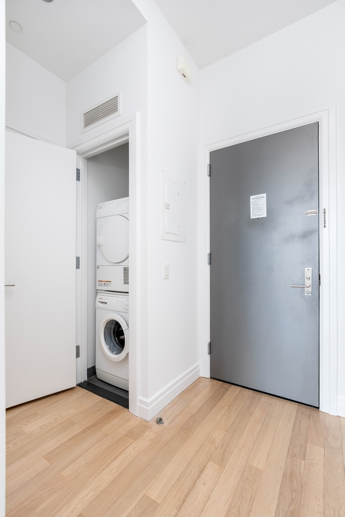 554 West 54th Street - Photo 5