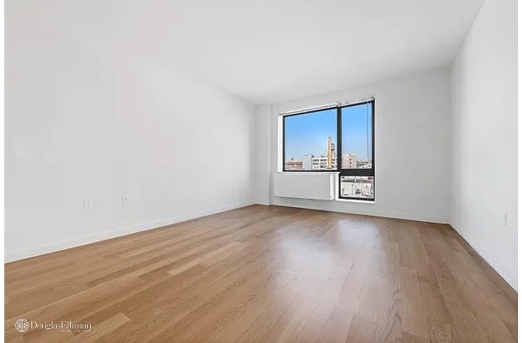 44-72 11th St - Photo 1