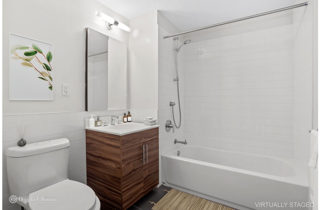 44-72 11th St - Photo 2