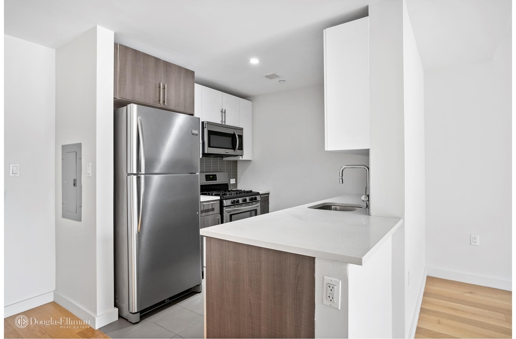 44-72 11th St - Photo 1