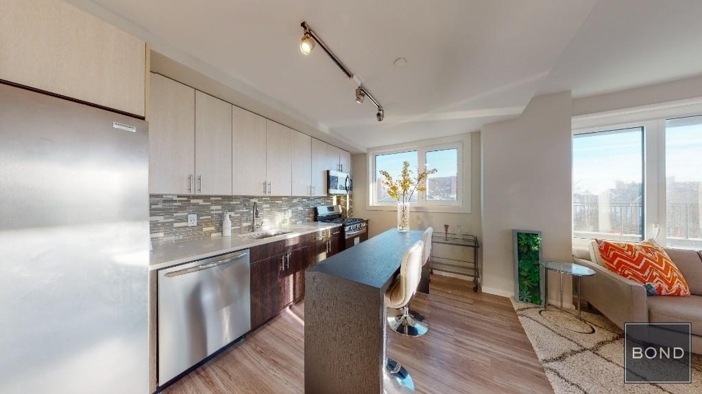 178-02 Hillside Avenue - Photo 4