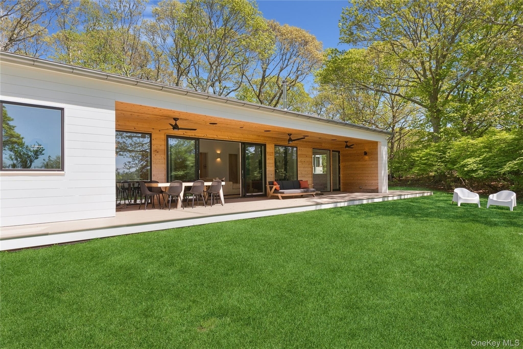 6710 Soundview Avenue - Photo 30