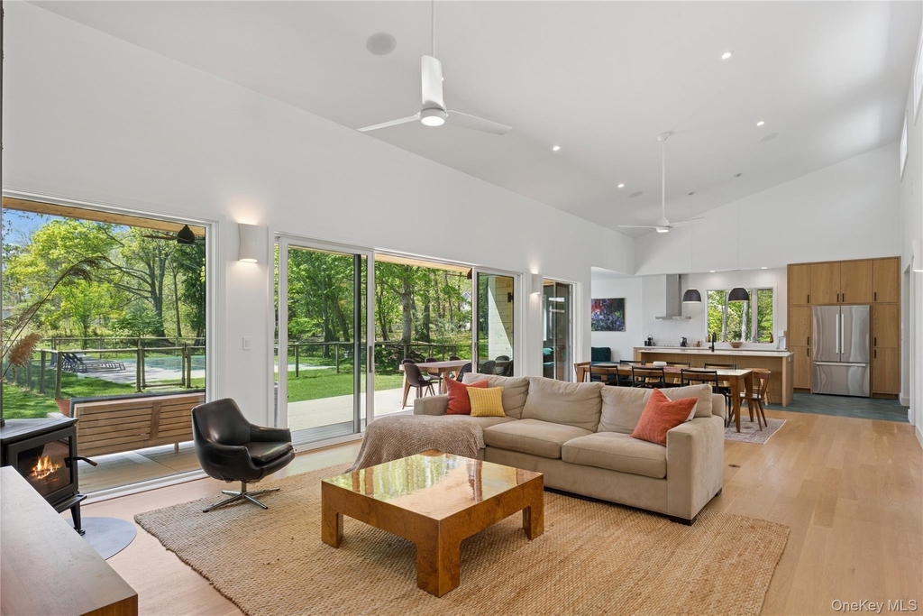 6710 Soundview Avenue - Photo 10