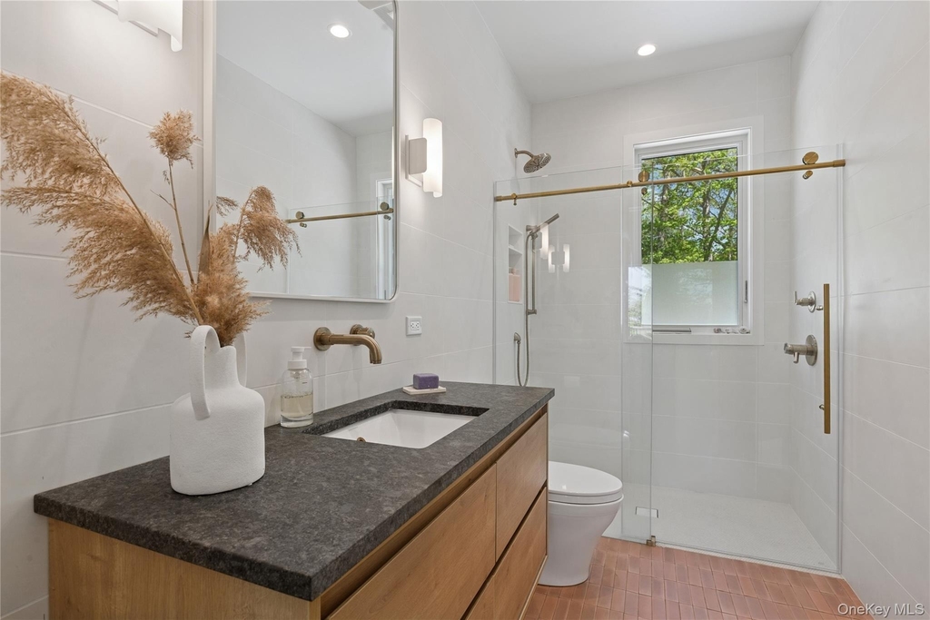 6710 Soundview Avenue - Photo 17