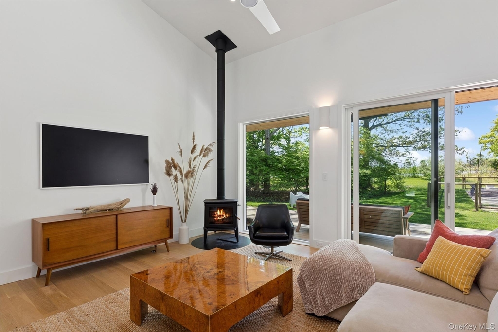 6710 Soundview Avenue - Photo 12