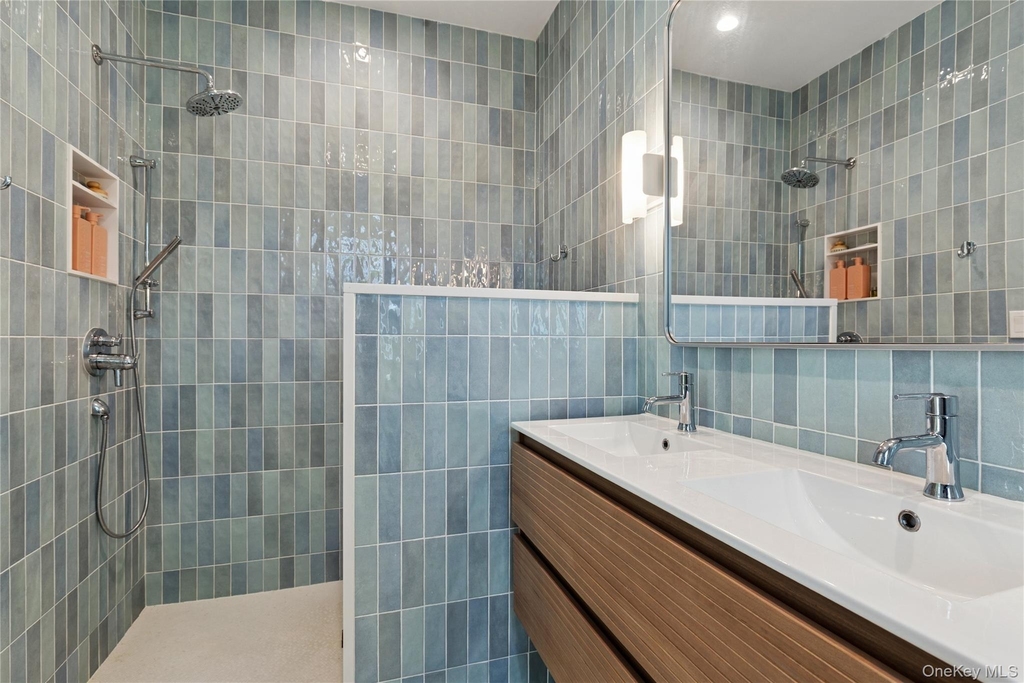 6710 Soundview Avenue - Photo 23