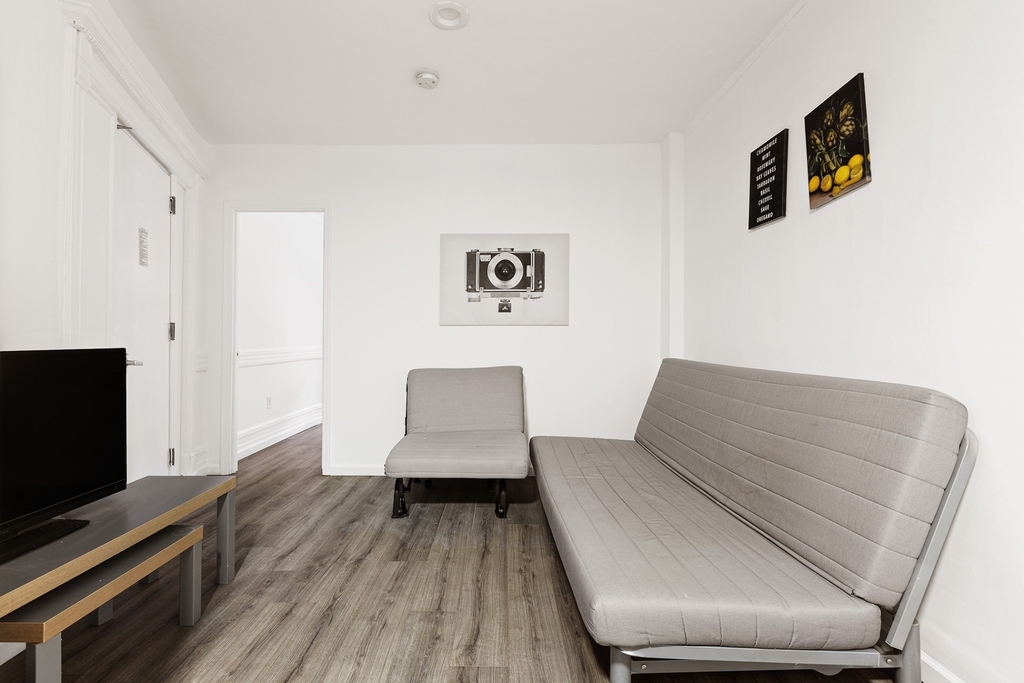 207 W 136th Street - Photo 5