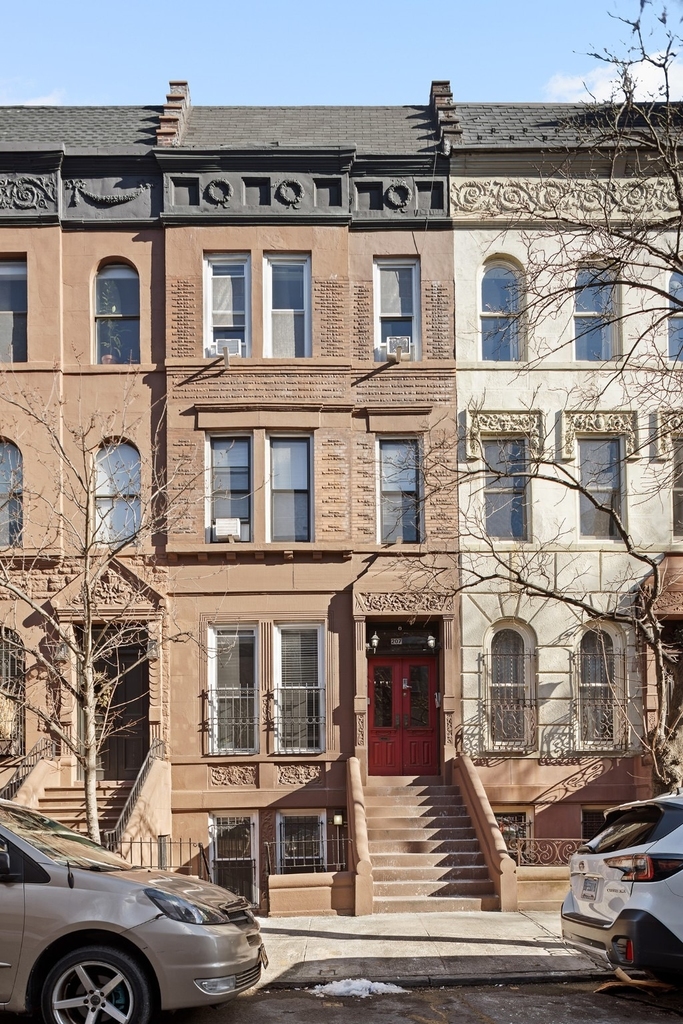 207 W 136th Street - Photo 7