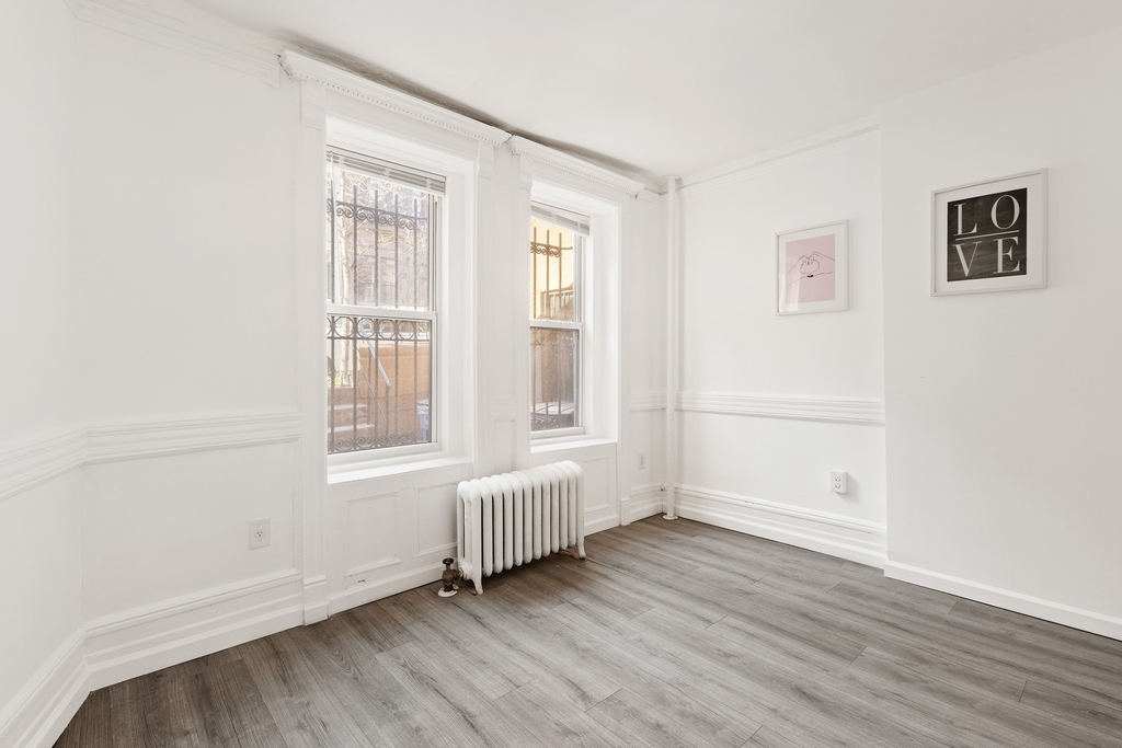 207 W 136th Street - Photo 4