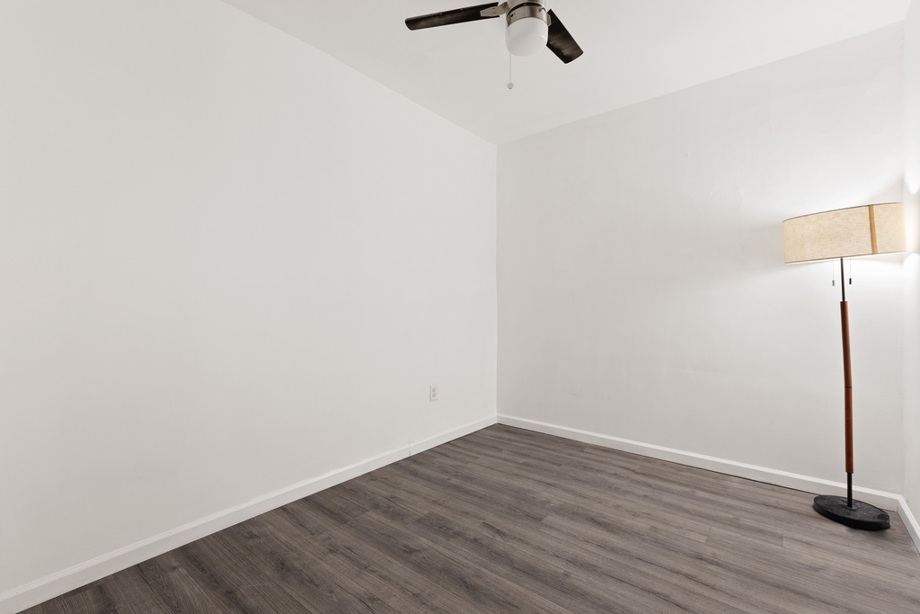 207 W 136th Street - Photo 6