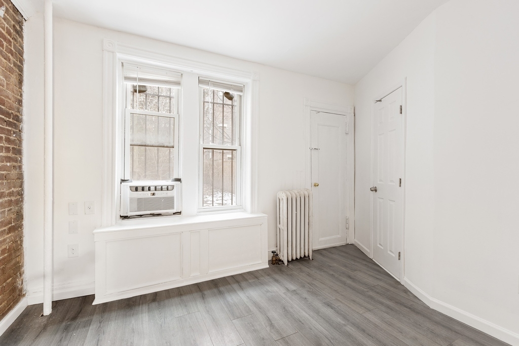 207 W 136th Street - Photo 3