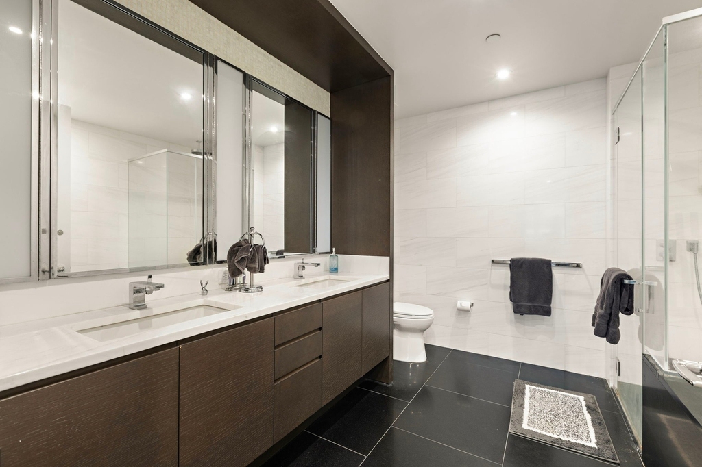 50 Riverside Boulevard - Photo 9
