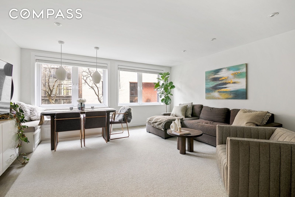 712 Washington Street - Photo 0