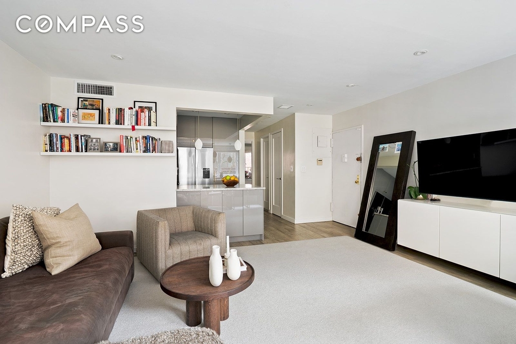 712 Washington Street - Photo 3