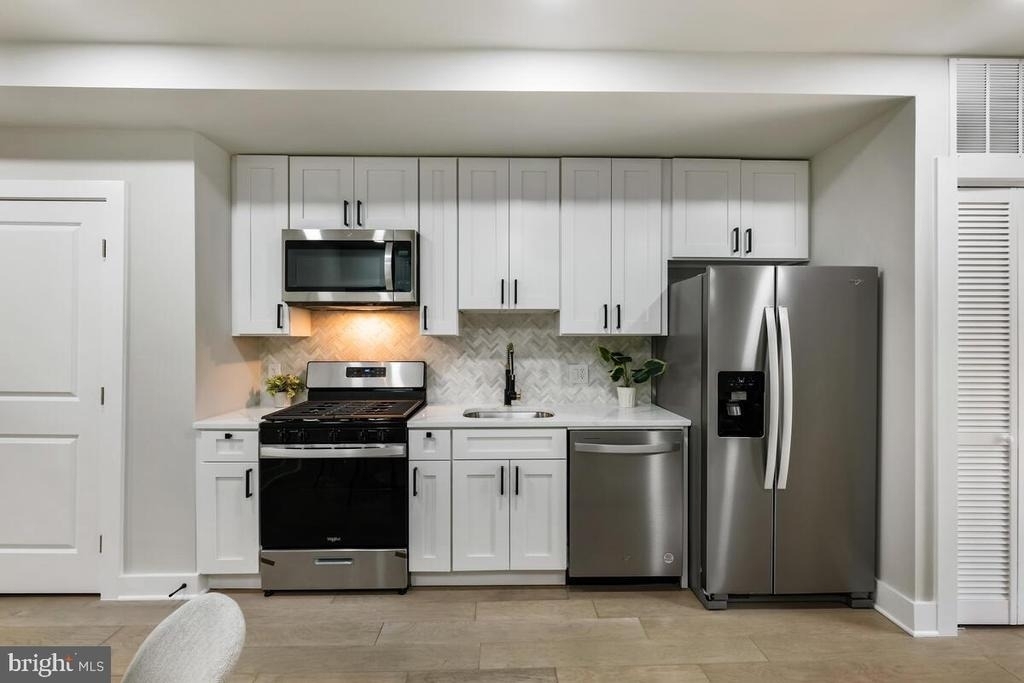 1622 17th Street Se - Photo 3