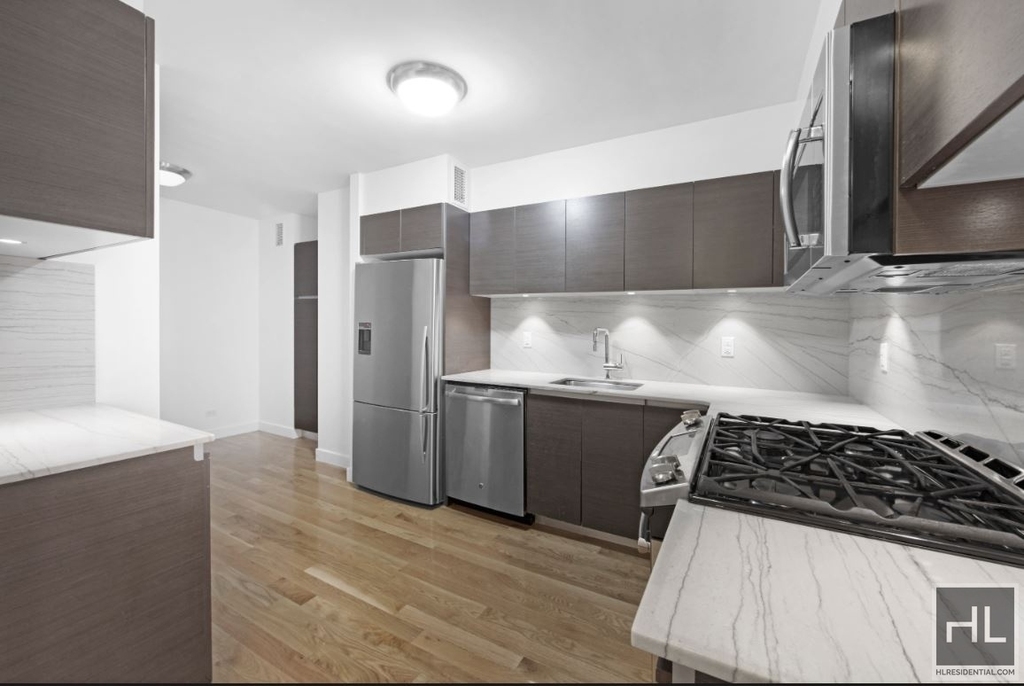West 89th Street - Photo 5