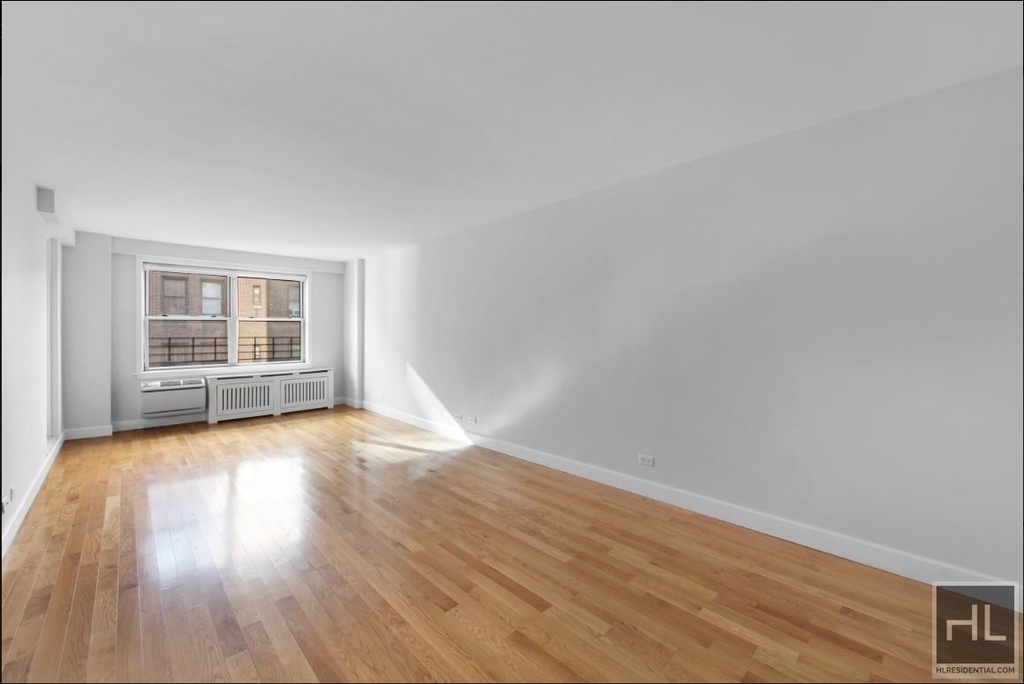 West 89th Street - Photo 2