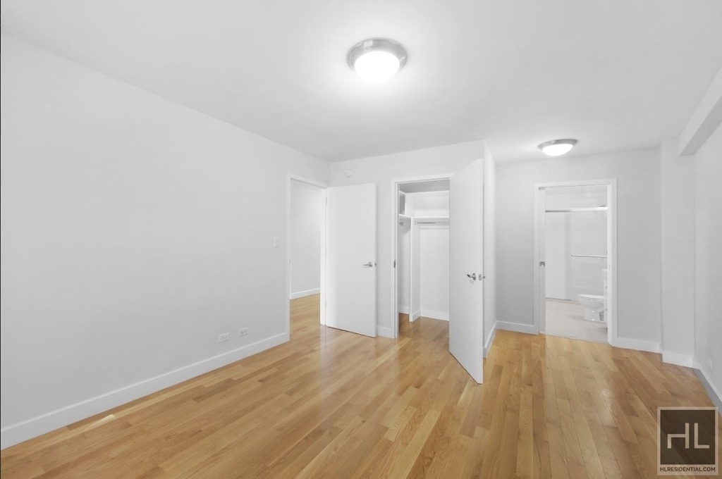 West 89th Street - Photo 8