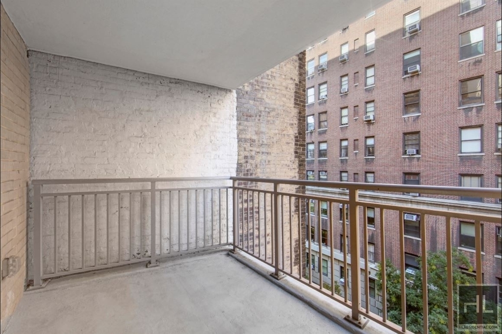 West 89th Street - Photo 4